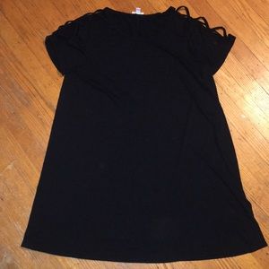 Black shoulder cut out tunic